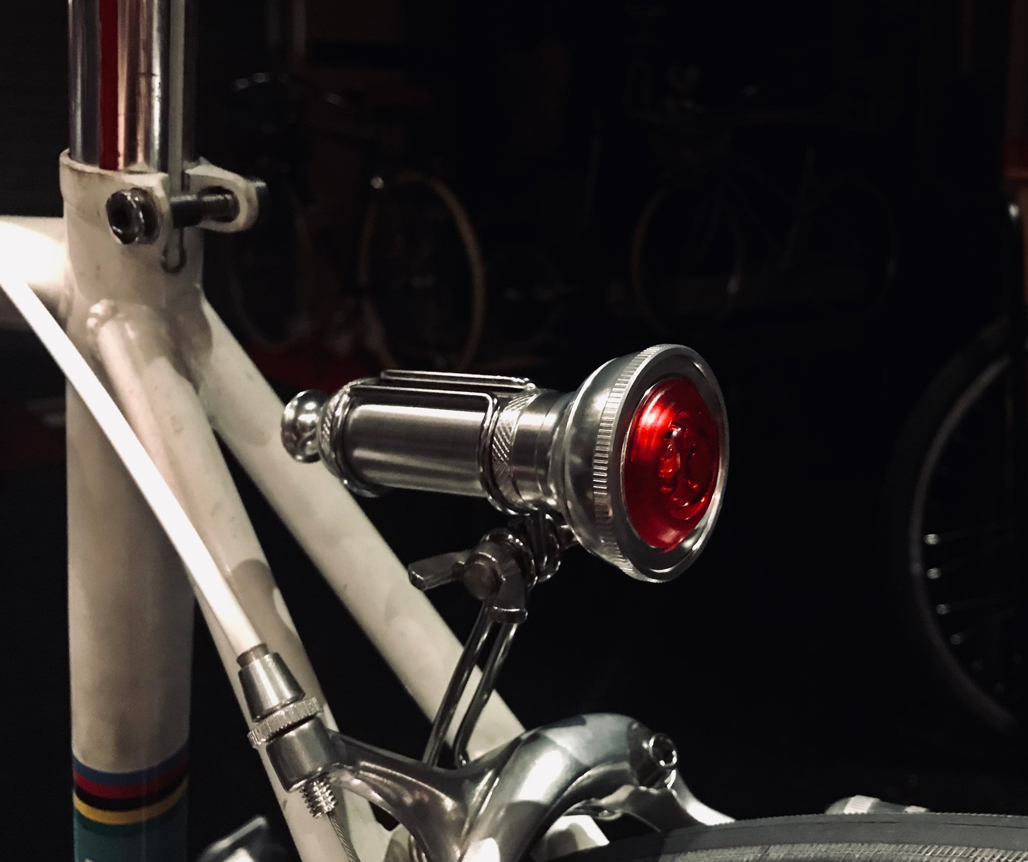 V2-R Vintage Light Rear